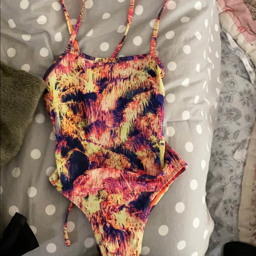 Jolyn tieback